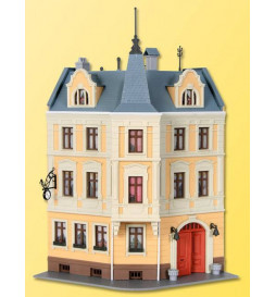 Kibri 38296 - H0 Kamienica narożna Wochenmarkt