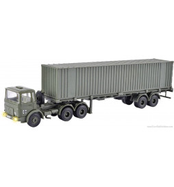 Kibri 18068 - H0 Military MAN 3-axle tractorwith 40‘ container trailer, functional kit